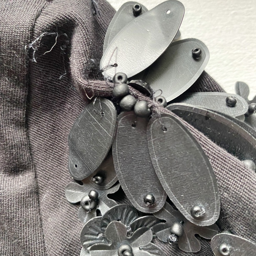 Vilagallo Black Short Sleeve Top with Floral Embellishment on Sleeves - Picture 13 of 14